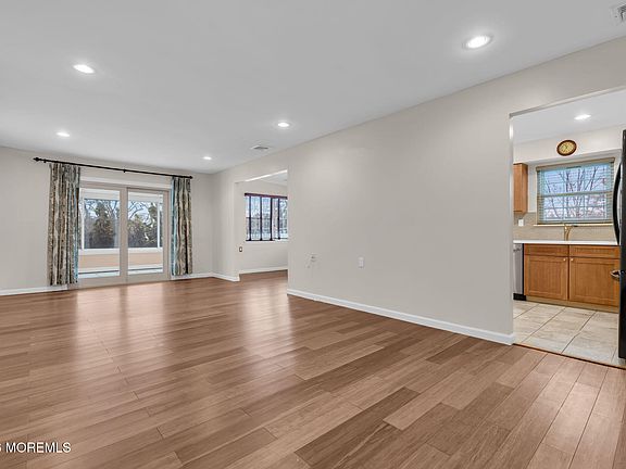 3rd image of 1 Masters Road