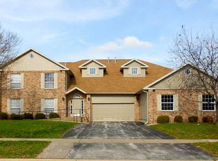 2740 Towne House Dr NE, Cedar Rapids, IA 52402