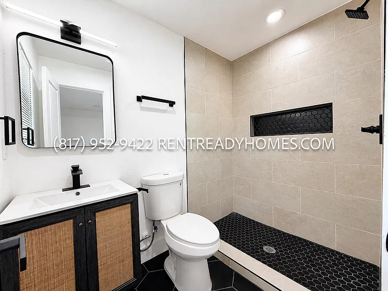 1510 W Jefferson Blvd #203 — Photo 9