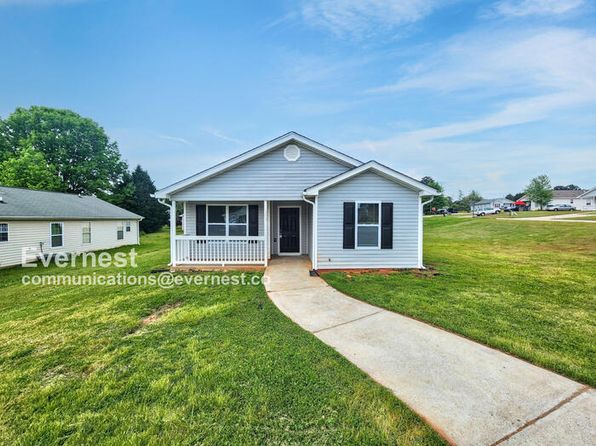 303 Dove Point