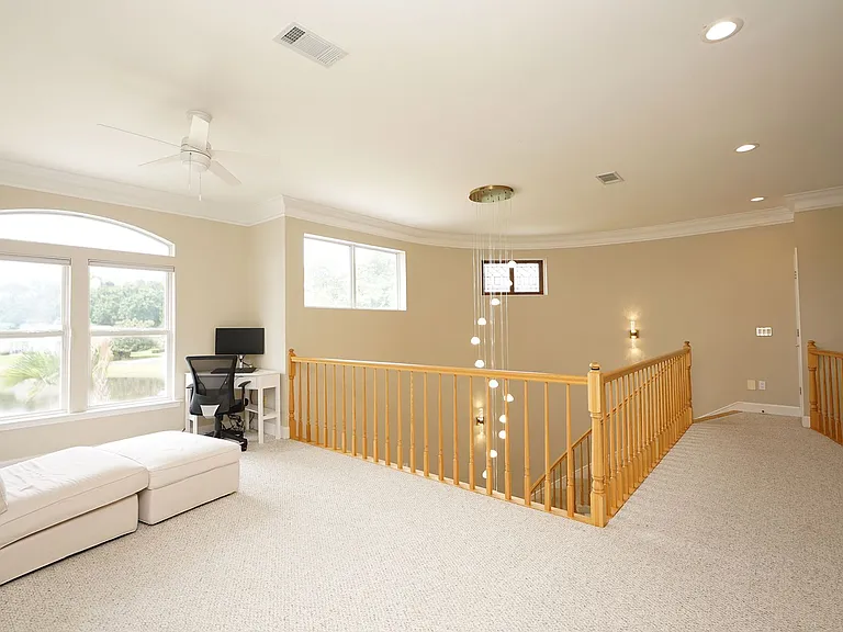 1534 Glenlake Cir — Photo 30