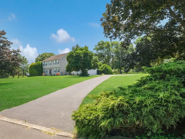 5834 Belmont Manor Dr, Pipersville, PA 18947