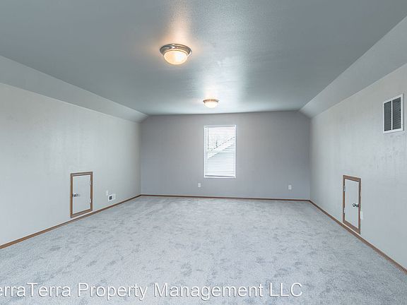 3rd image of 11310 185th St E