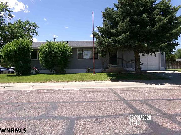 2nd image of 802 9th Ave