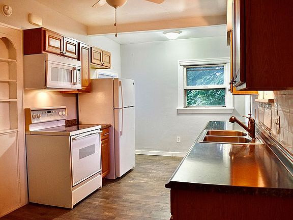 2nd image of 3527 West Blvd #2