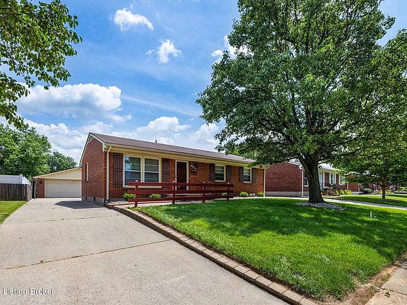 5th image of 3913 Woodgate Ln