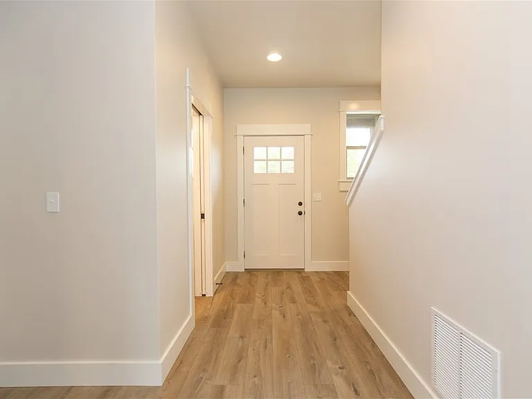 1211 W Summit St #A — Photo 3