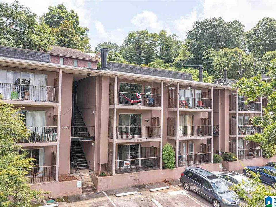 1st image of 2409 Arlington Cres APT A