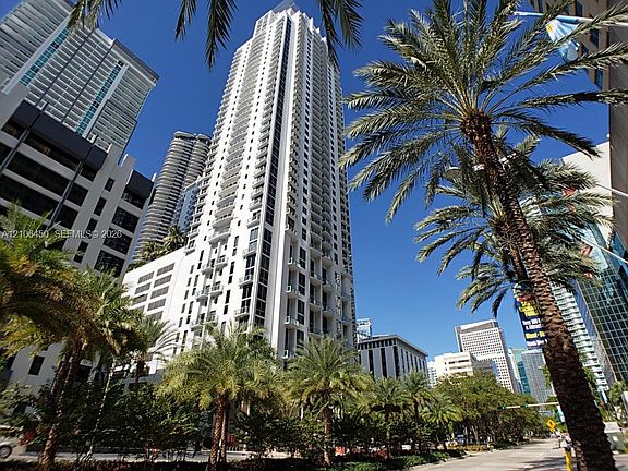 4th image of 1050 Brickell Ave APT 1002
