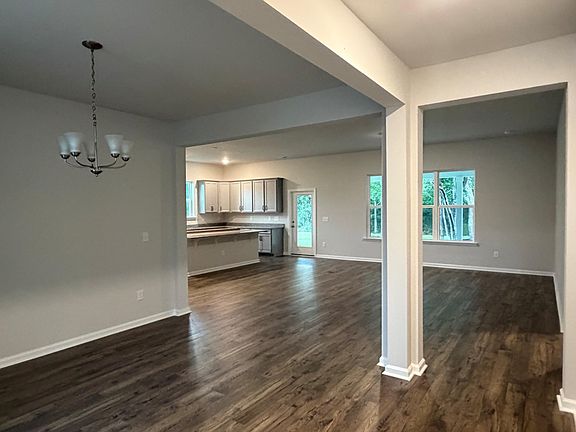4th image of 208 Anna Marie Way
