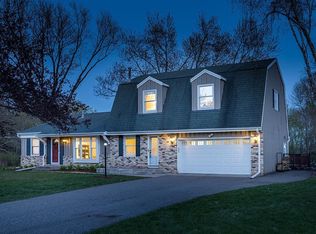 5817 Ivy Ln, Minnetonka, MN 55345