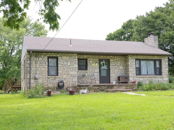 517 E 2nd Ave, Eskridge, KS 66423