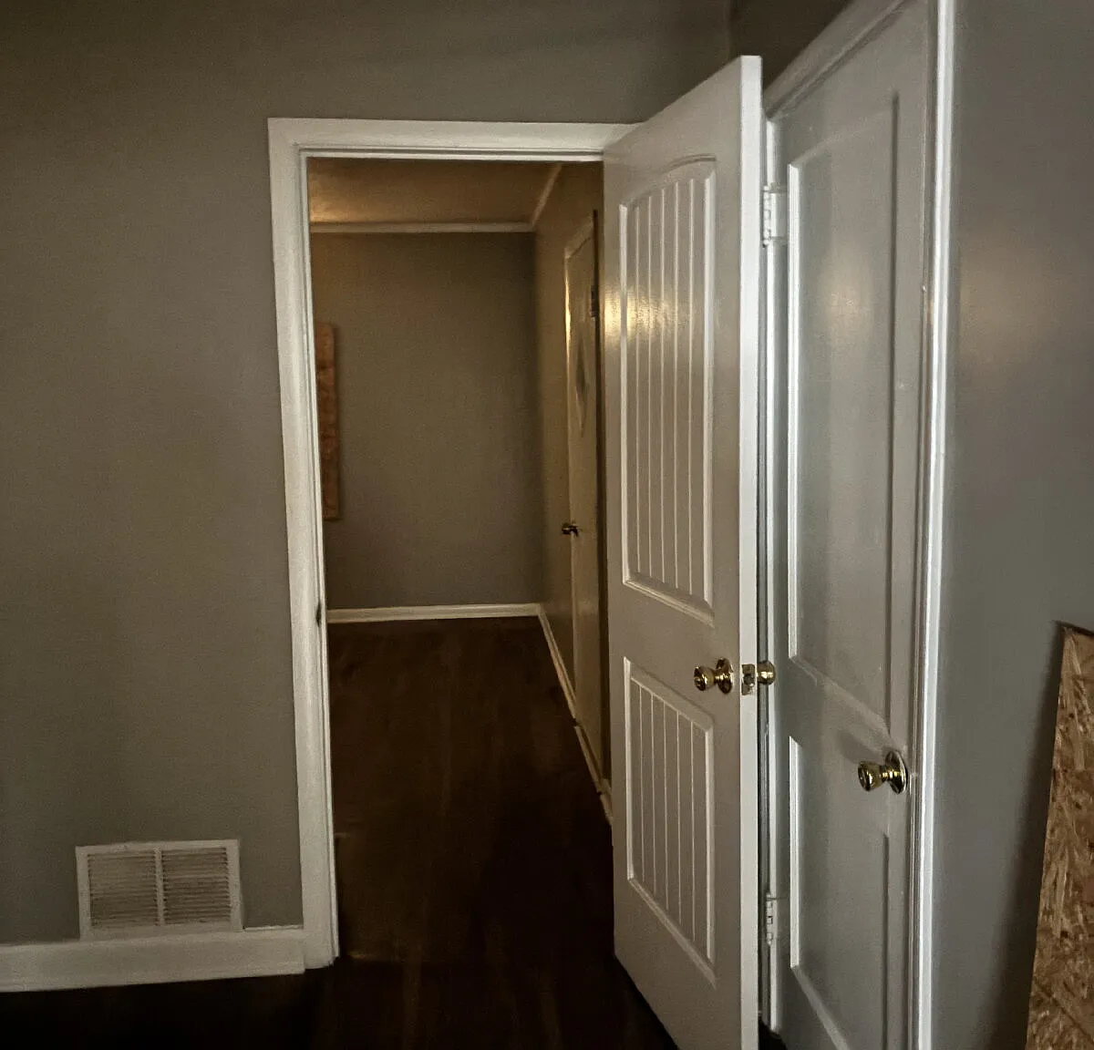 3 bed, 1.0 bath, 1014 sqft, $1,050 — Photo 4