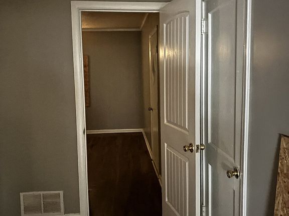 4th image of 46 E Frank Ave