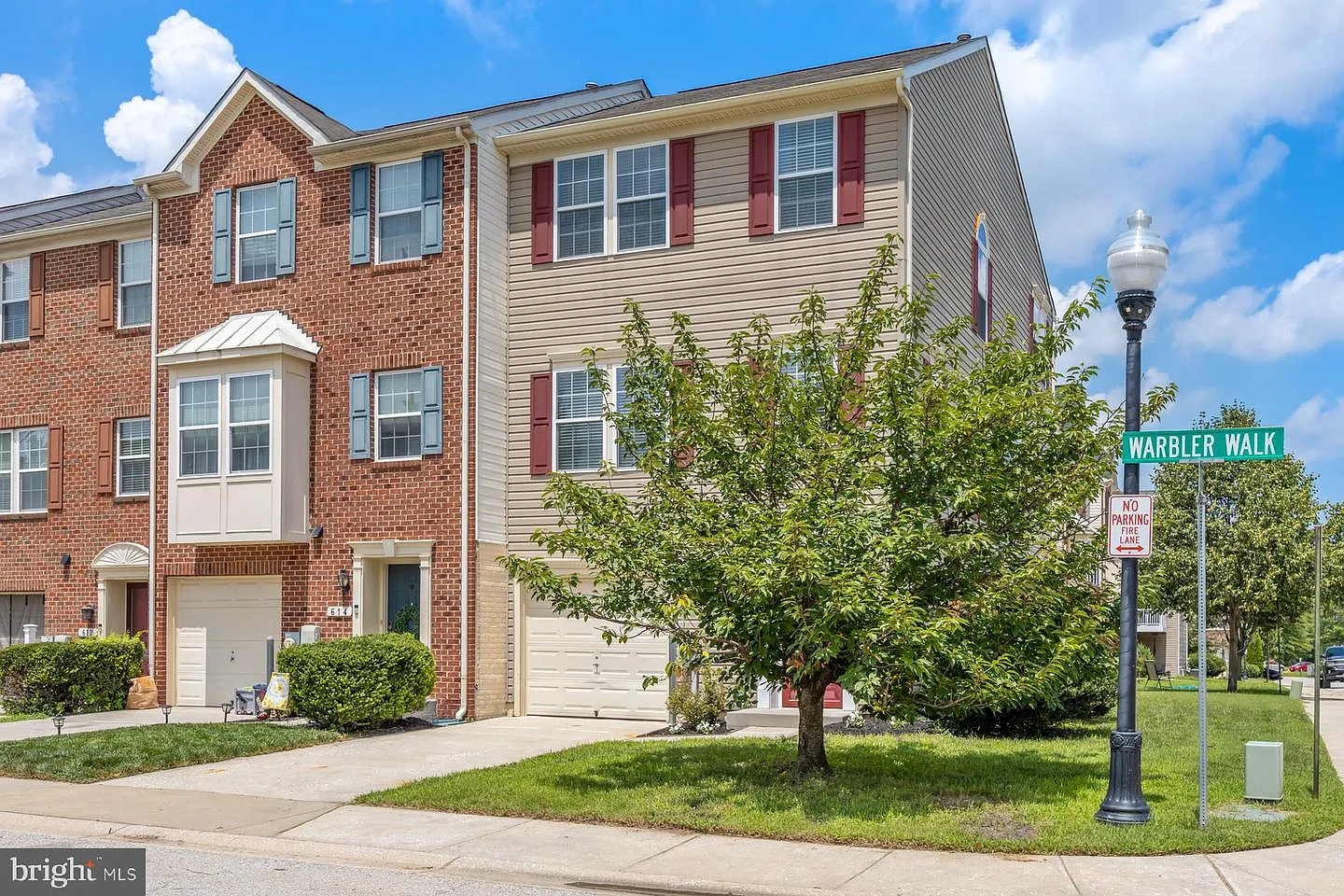 4 bed, 2.5 bath, 2434 sqft, $3,000 — Photo 3