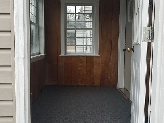 4th image of 725 E Easterday Ave