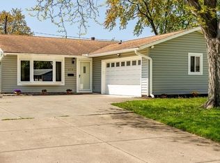 279 Willow Ln, Berea, OH 44017