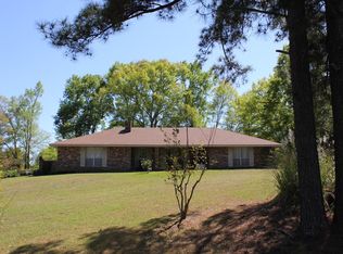 4 Oak Tree Dr, Laurel, MS 39443