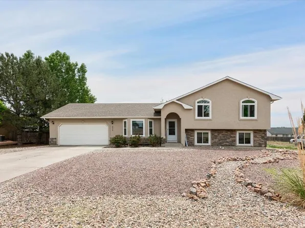 232 W Fairknoll Dr, Pueblo West, CO 81007