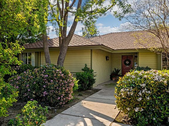 3rd image of 9413 Laurel Oak Way