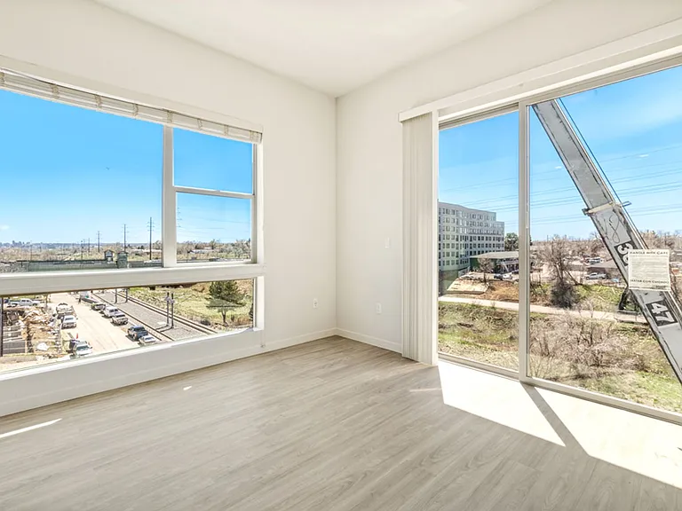 Axis West Flats — Photo 59