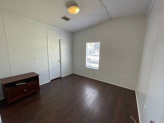 3rd image of 36 Liberty Ave