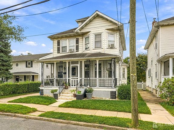 3rd image of 318 Conover St