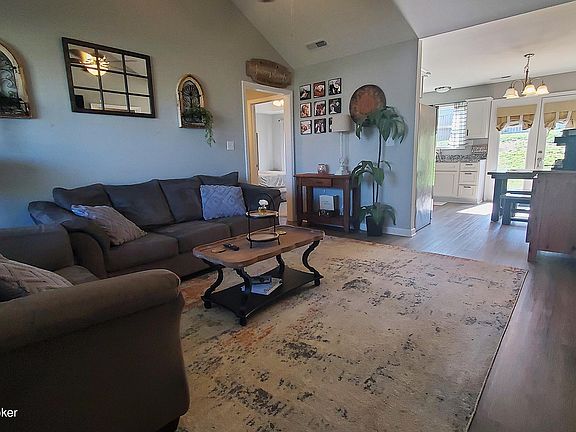 4th image of 232 Fletcher Way