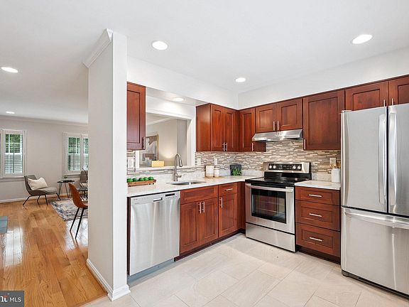 2nd image of 6861 Washington Blvd