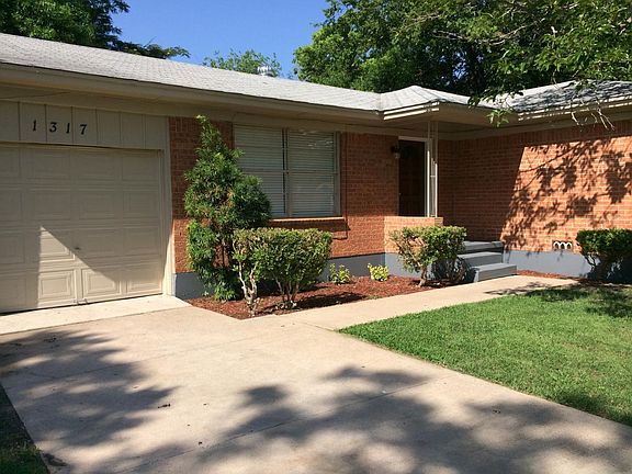2nd image of 1317 Estes Dr