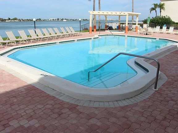 3rd image of 6279 Sun Blvd APT 204