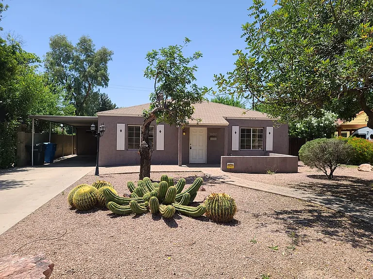 1407 W Glenrosa Ave — Photo 2