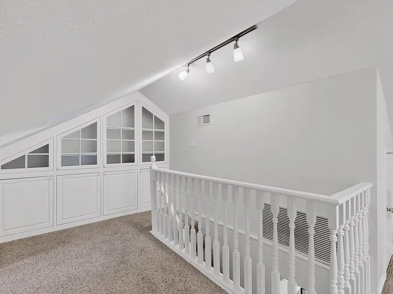 4810 Stanford Ave — Photo 19