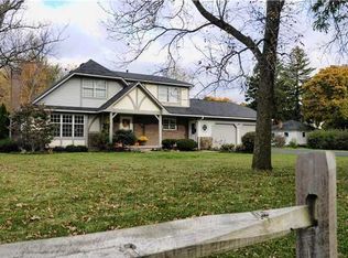 3 Creekside Dr, Honeoye Falls, NY 14472