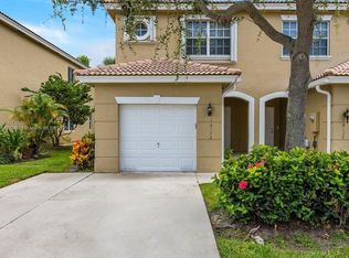 12172 SW 5th Ct, Pembroke Pines, FL 33025