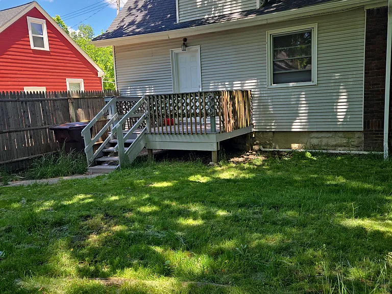1408 E Oakland Ave — Photo 14