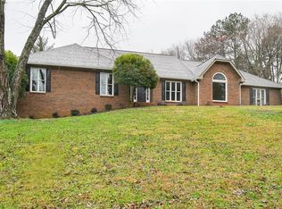 315 Saddle Creek Ln, Roswell, GA 30076