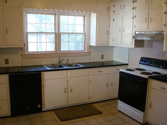 2nd image of 309 McKinney St