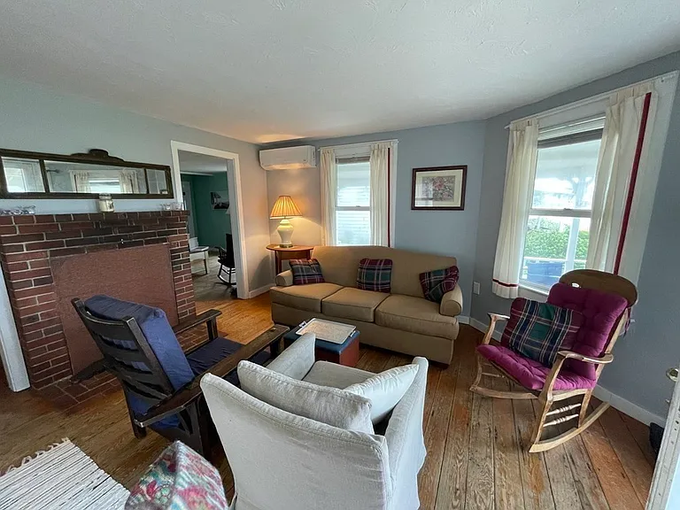 230 Bay Ave #230 — Photo 17