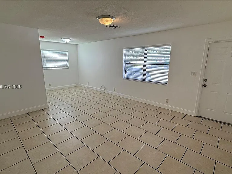6421 NW 20th Ct #6421 — Photo 5