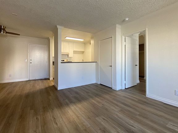 5th image of 7540 Haskell Ave APT 10