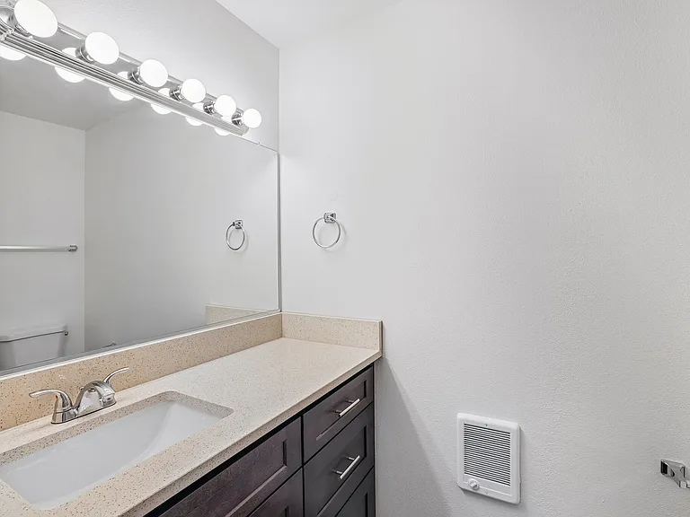 Midland Apartments — Photo 43