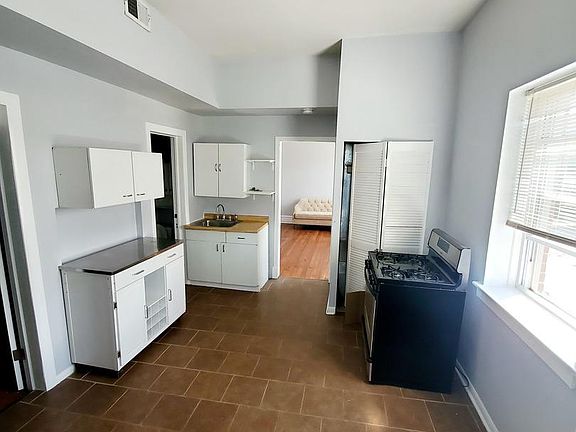 5th image of 3758 S Hermitage Ave #2R