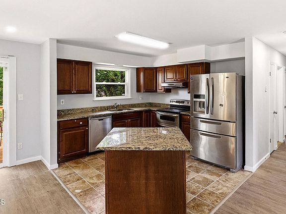 4th image of 3 Cherokee Drive