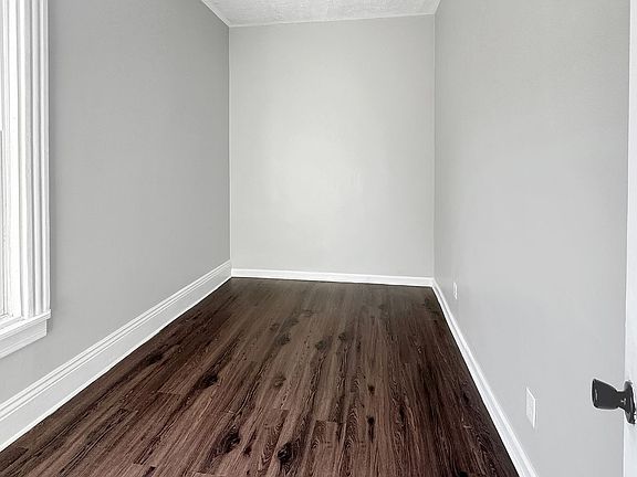 4th image of 214 Gold Ave NW #2