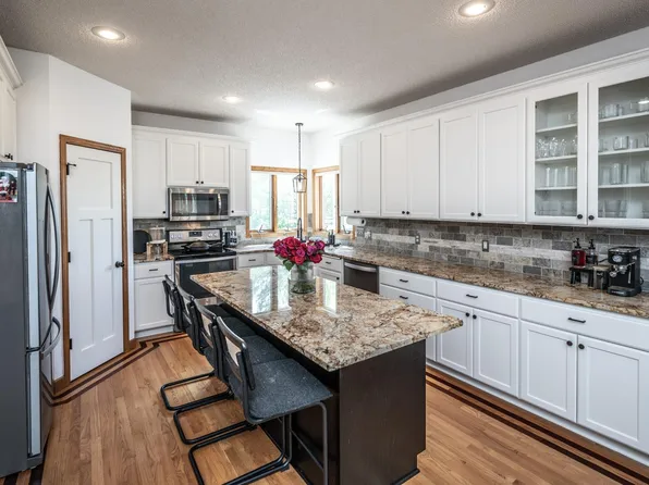 7355 210th St E, Prior Lake, MN 55372