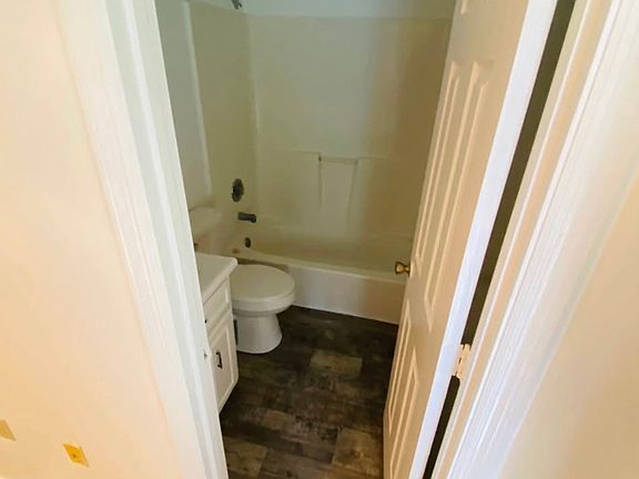5th image of 230 Lanier Dr #189