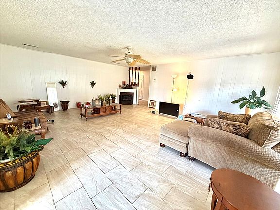 4th image of 3704 Cork Dr