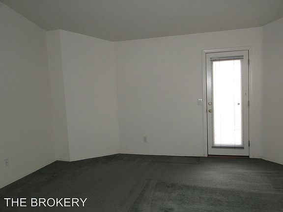 5th image of 1143 S Rockwell St