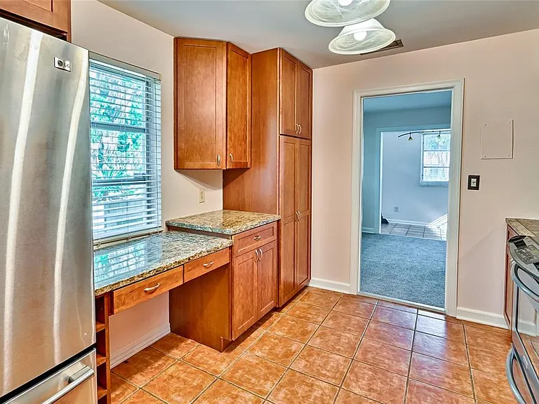 725 NW 33rd Ave — Photo 7